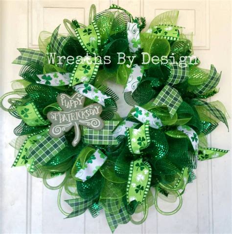 This Adorable St Patricks Day Wreath Has Lime And Dark Green Mesh With