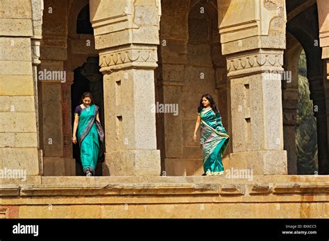 Colorfully Dressed Indian Women Tomb Of Mohammed Shah Lodhi Gardens