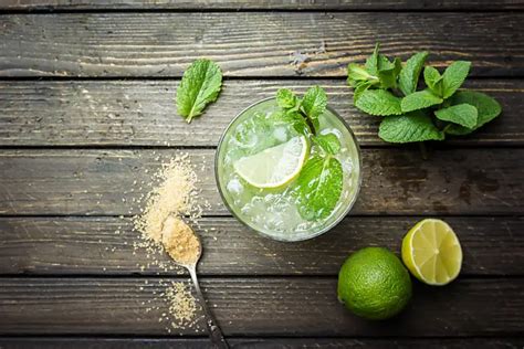 Cómo hacer el mojito cubano perfecto paso a paso Receta de cóctel