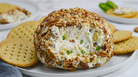 Bacon Jalapeño Pineapple Cheese Ball Recipe