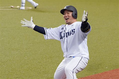 2019年ベストナイン直筆サイン入りメモリアルフォトパネル 山川穂高選手 記念グッズ Main Chu Jp