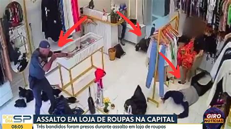 Bandidos Se D O Mal Em Assalto Loja De Roupas Youtube