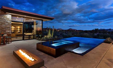 Fascinating Modern Desert Home Melds Into The Sonoran Landscape