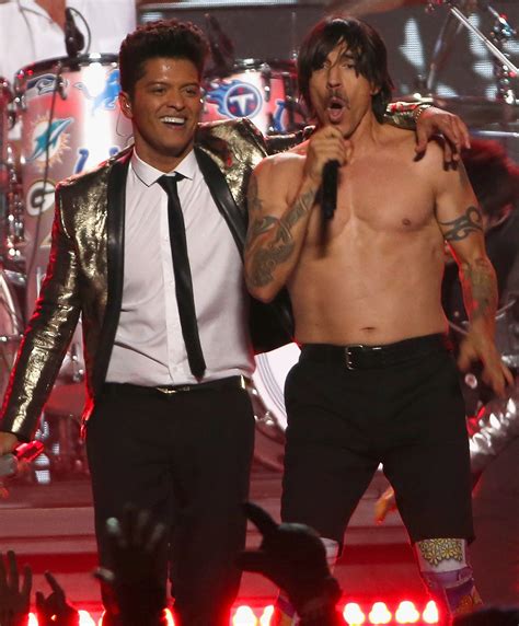 What Did Bruno Mars Wear At The Super Bowl (PHOTOS) | Global Grind