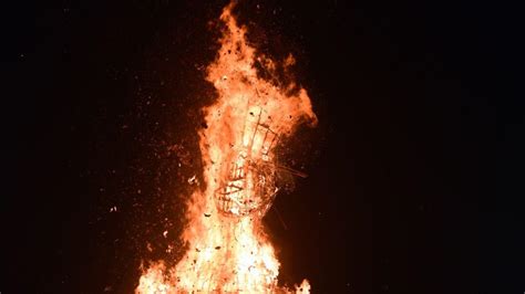 Mumbai Devotees Mark Dussehra With Ravana ‘dahan And Immersion Of