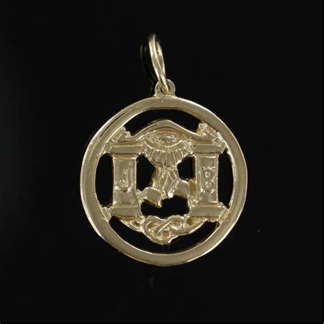 Solid 9ct Yellow Gold Masonic Pendant