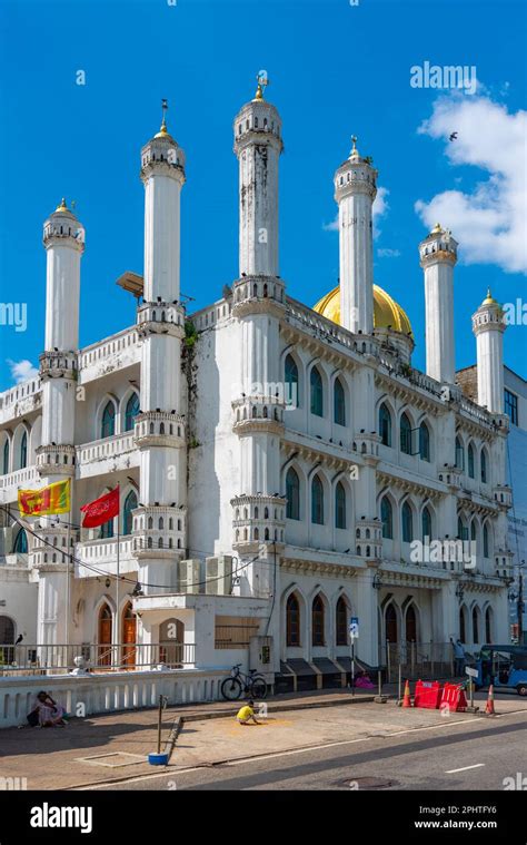 Dawatagaha Jumma Masjid mosque in Colombo, Sri Lanka Stock Photo - Alamy