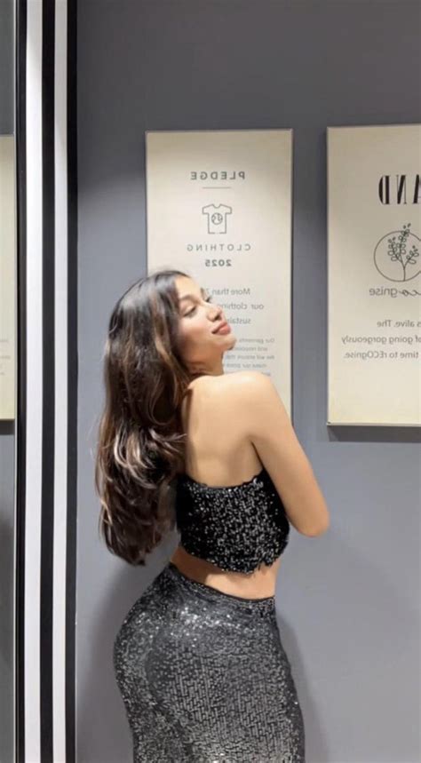 Shreya : r/BeautifulIndianWomen 