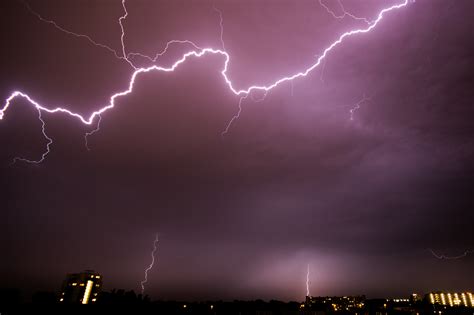 Fotos Gratis Ligero Cielo Noche Púrpura Atmósfera Oscuro Línea