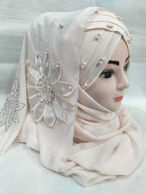 Pearl Ready To Wear With Matching Flower Bunch Nude SuZain Hijabs