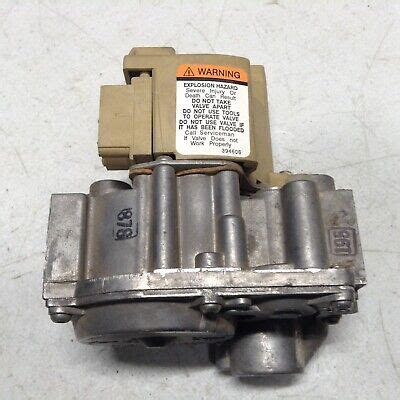 Honeywell Furnace Gas Valve VR8200A2116 24V 60 Hz Reg 3 5 ADJ 5A EBay