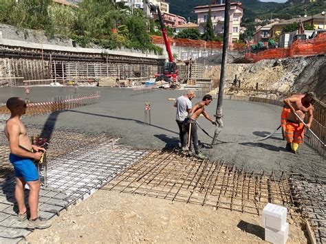 Alassio Parcheggio Via Pera Gettata La Plancia Del Piano Interrato