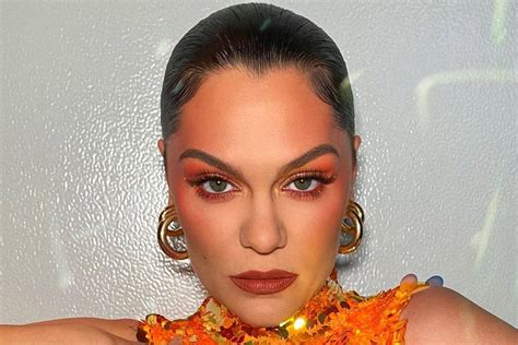 Jessie J anuncia nascimento de seu primeiro filho Ele é mágico