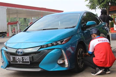 Isi Tekanan Udara Ban Mobil Jangan Asal Pakai Nitrogen