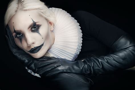 Women Blonde Face Makeup HD Wallpaper Wallpaperbetter