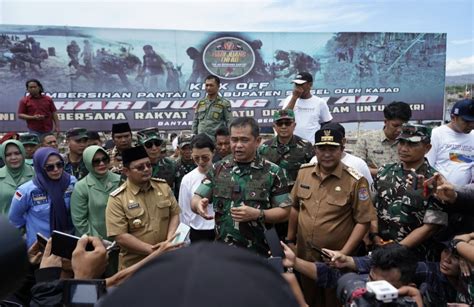 Ribuan Masyarakat Bahagia Sambut Kunker Perdana KSAD Di Wilayah Kodam