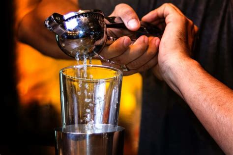 How To Become A Bartender The Ultimate Guide Bartenderplanet