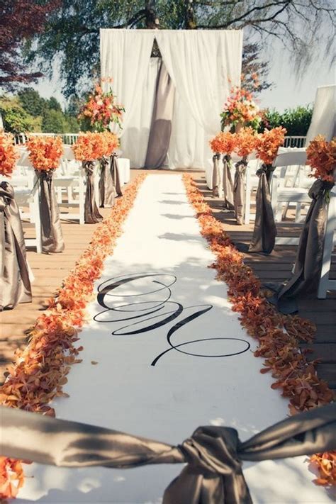 14 Awesome Wedding Venue Ideas For The Autumn Wedding Celebration