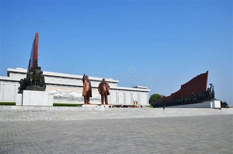 Pyong Yang Cor E Du Nord Statue En Bronze De Kim Il Sung Et De Kim