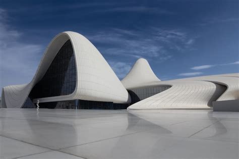 Edificio Del Centro Heydar Aliyev Con Líneas Curvas Diseñado Por Zaha