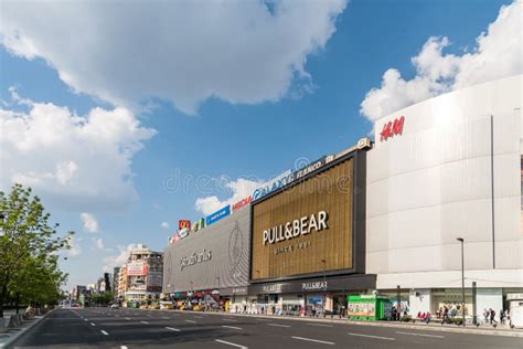 Unirea Mall Shopping Center Magazinul Unirea In Bucharest Editorial