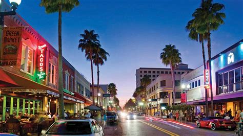 Between The Sessions Dining Shopping And Entertainment The Palm Beaches