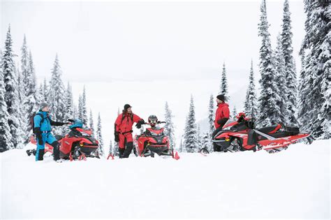 Lynx Snowmobiles Hit North America: Rave RE, Boondocker DS First Look ...