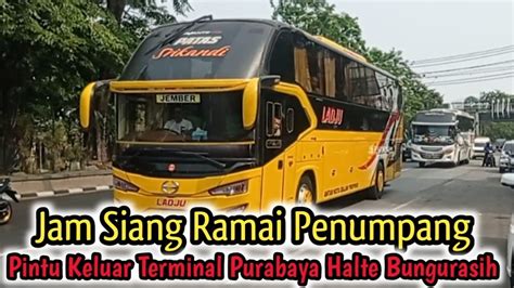 Pintu Keluar Terminal Purabaya Halte Bungurasih Jam Siang Penumpang