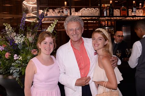 Photo Exclusif Nelson Monfort Et Ses Filles Isaure Et Victoria