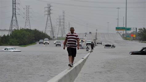 Photos Hurricane Harvey Hits Houston Bringing Catastrophic Flooding