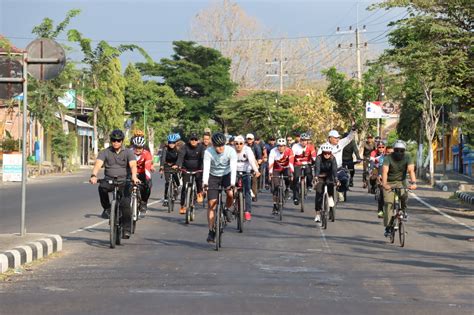 Kapolres Magetan Bersama TNI Dan Forkopimda Gelar Gowes Kamtibmas