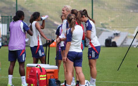 Ol F Minin Un Groupe Presque Au Complet Face Au Paris Fc