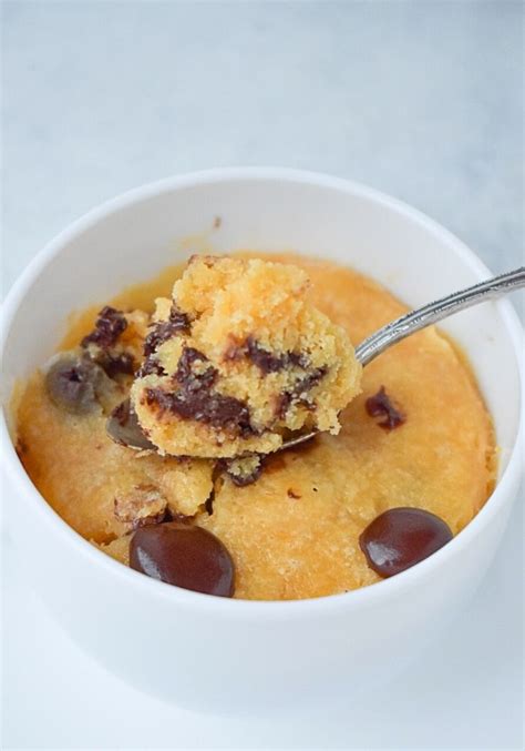 1 MINUTE CHOCOLATE CHIP MUG COOKIE