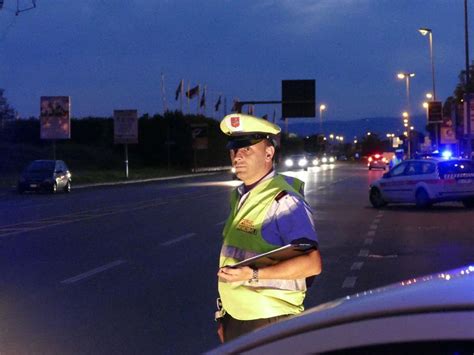 Ubriachi O Sotto L Effetto Di Droghe Causano Tre Incidenti Denunciati