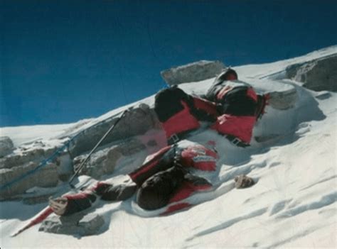 Dead Bodies On Mount Everest Many Perfectly Preserved Bodies Lie On