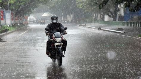 Delhi Rains Heavy Rain Causes Waterlogging Traffic Congestions At Several Areas In National