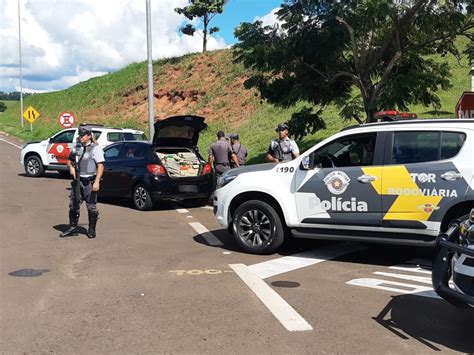 Carga De Maconha Apreendida Dentro De Carro Furtado Durante