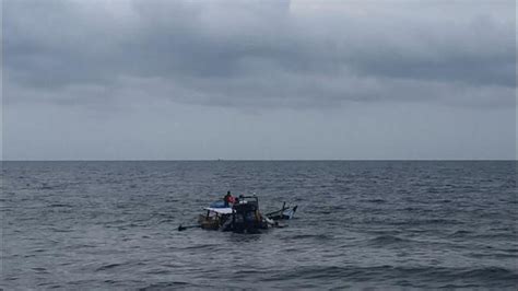 Detik Detik Mengerikan Perahu Nelayan Ditabrak Kapal Kargo Orang