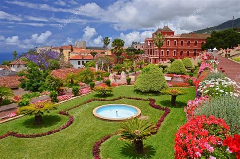 Beautiful Botanical Garden In La Orotava Tenerife — Stock Photo