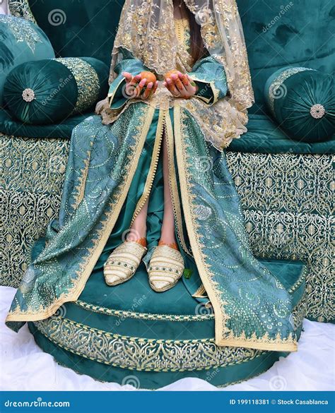 The Traditional Dress Of The Moroccan Bride Beautiful Bride Wearing