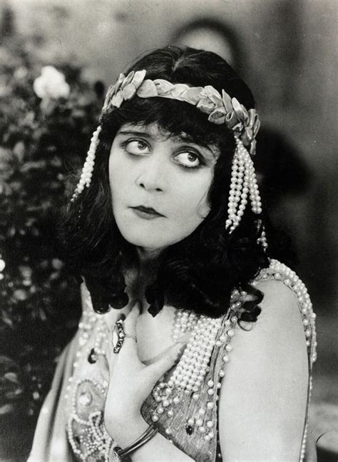 Theda Bara The First Sex Symbol Of The Film Era Who Lured Men To