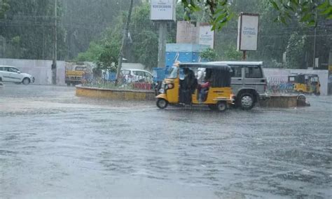 Rains Throw Normal Life Out Of Gear In Visakhapatnam