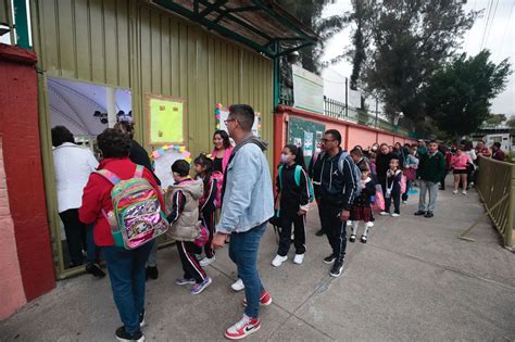 Millones De Estudiantes Regresaron A Clases Este De Marzo