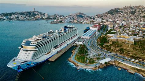 El crucero Norwegian Bliss llega a Acapulco con una tripulación de más