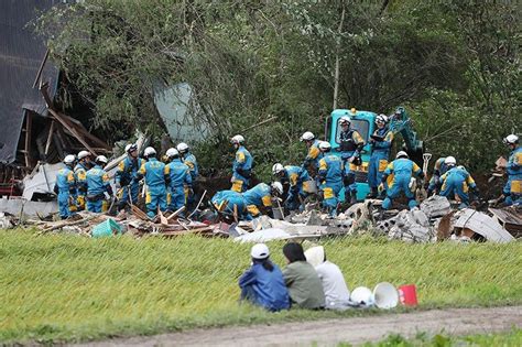 Toll From Japan Quake Rises To 18 As Hopes Fade For Survivors