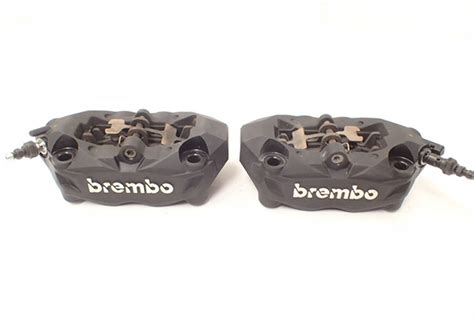 Aprilia Rs Tuono Zacisk Hamulcowy Prz D Brembo Komplet