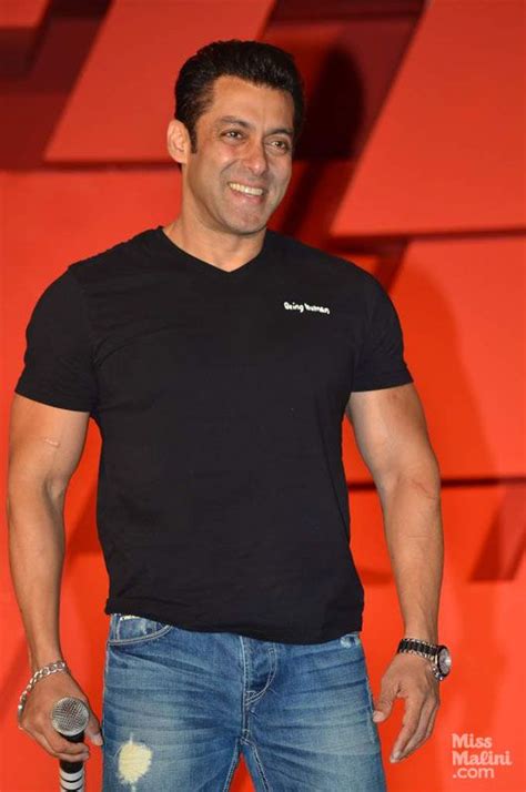 Two Looks, Two Days - Which Look Suited Salman Khan the Best? | MissMalini