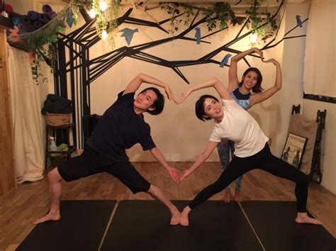 今夜お家で実践！「ペアヨガ」アクロヨガに挑戦したら深い愛が芽生えた話！ Yoga Hack（ヨガハック） 自分らしいココロとカラダを作る