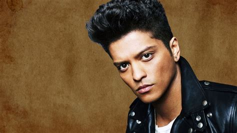 How To Style Thick, Wavy & Unruly Men's Hair (Includes Best Cuts)