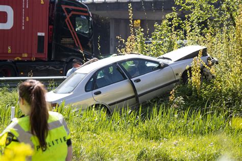 Auto Uit De Bocht Op Afrit Bestuurder Raakt Gewond Brabant